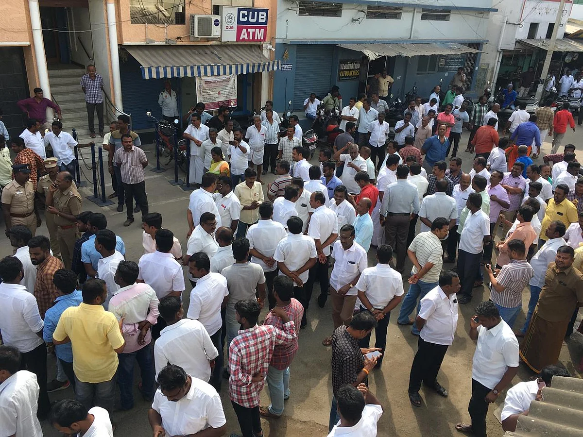 செந்தில் பாலாஜி அபெக்ஸ் டெக்ஸ்டைல்ஸ்