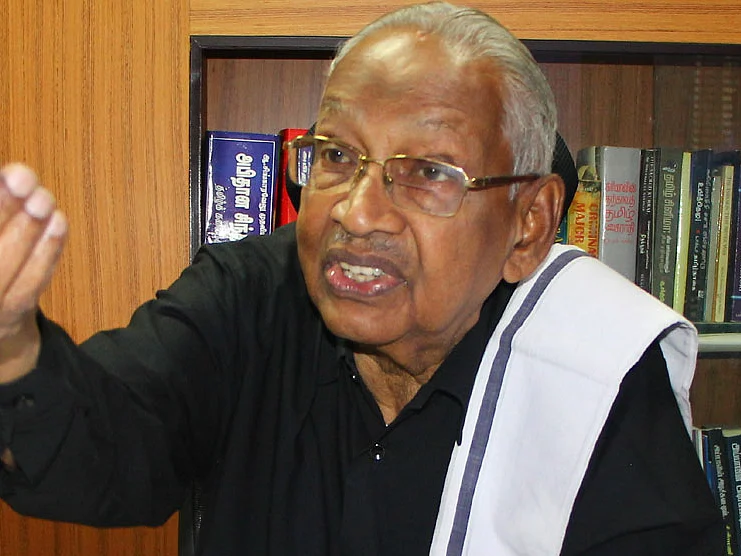 “மின்சாரத்தில் கை வைத்துவிட்டார் ரஜினி!”