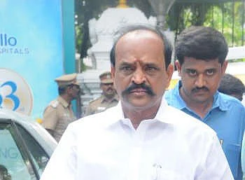 கடம்பூர் ராஜூ