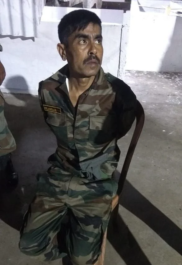 ராணுவ வீரர் நிலாம்பசின்ஹா