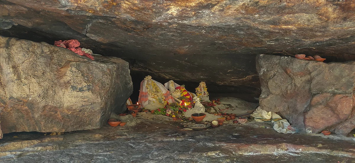 கோரக்கர் குகை