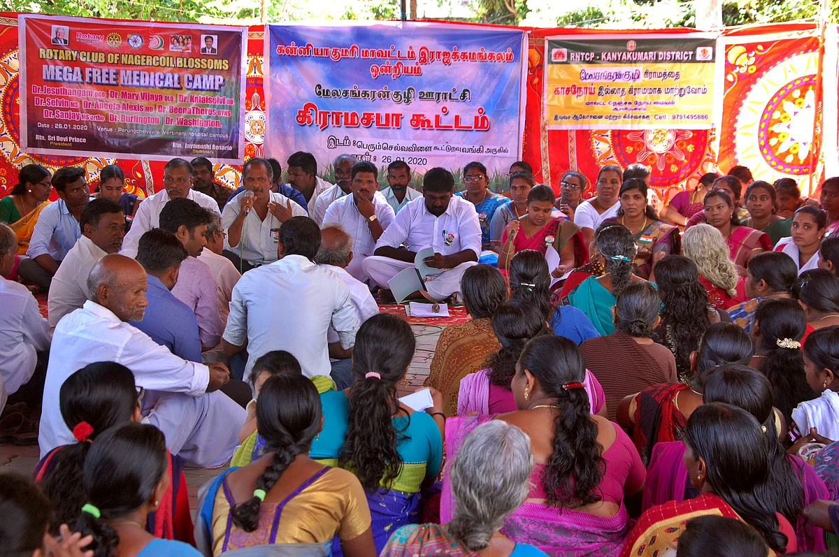 அரசின் நலத்திட்டப் பணிகள் பொதுமக்களுக்கு விளக்கப்படுகிறது.
