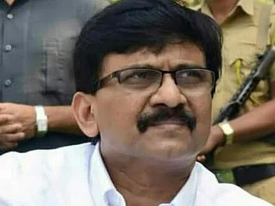 `சாவர்க்கருக்கு பாரத ரத்னா; எதிர்த்தால் ஜெயில்!’- யாரை எச்சரிக்கிறார் சிவசேனாவின் சஞ்சய் ராவத்?