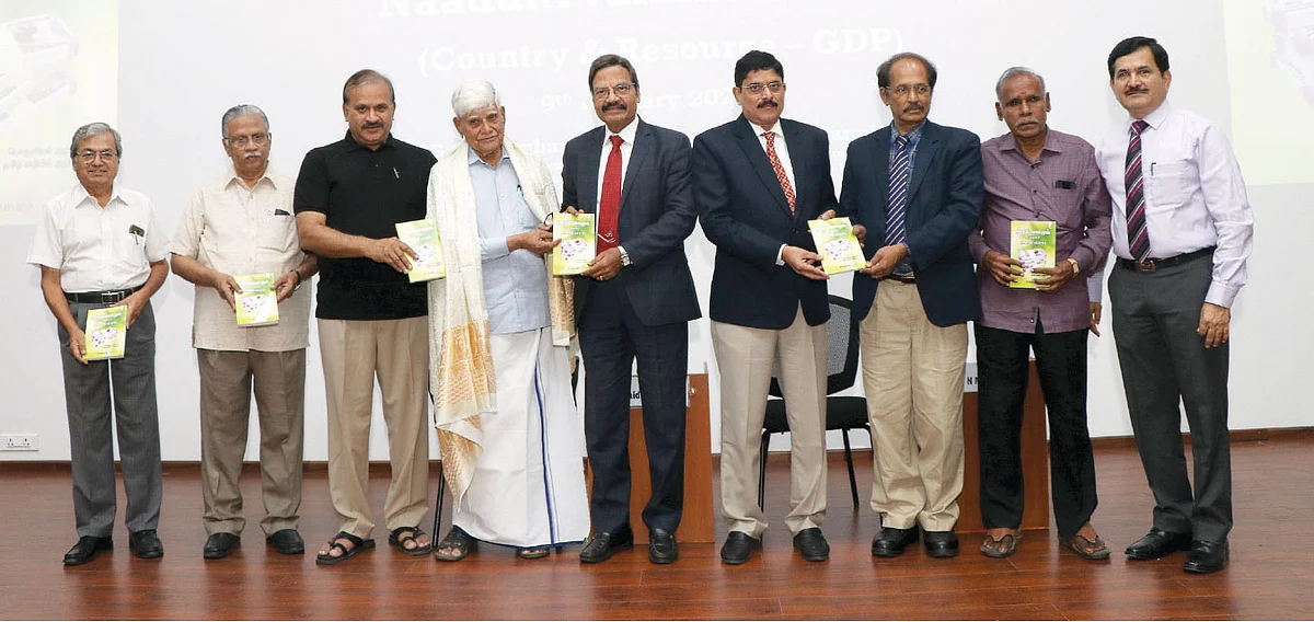 புத்தக வெளியீட்டு விழாவில் பங்கேற்றவர்கள்