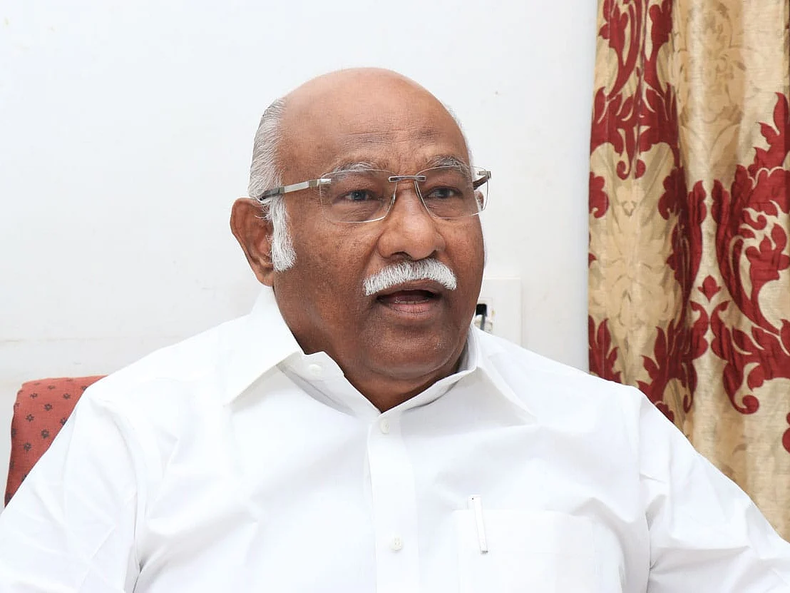 `கட்சி என்றிருந்தால், குழப்பங்கள் இருக்கத்தான் செய்யும்!' - ஒப்புக்கொள்கிறார் அதிமுக அன்வர் ராஜா