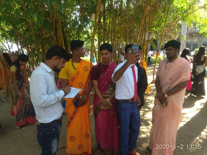 புனே மாணவர்கள்
