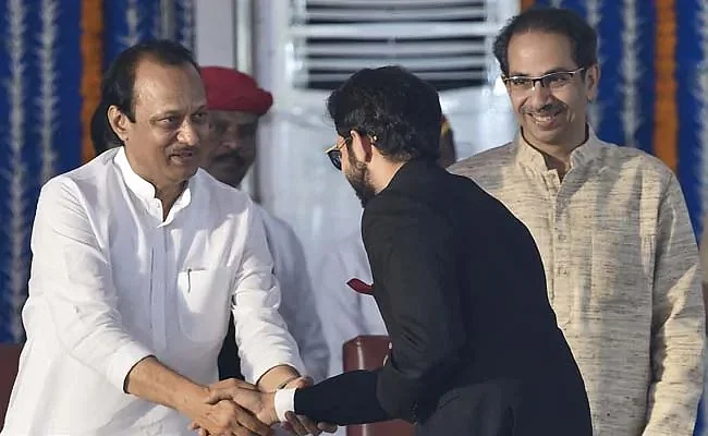 அஜித் பவார், ஆதித்ய தாக்கரே