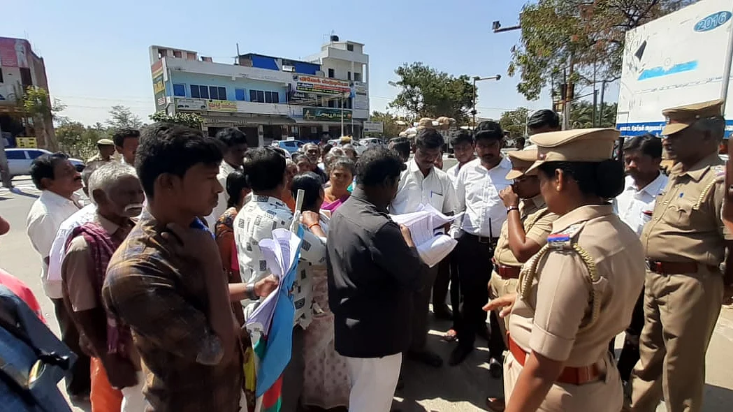 பாதிக்கப்பட்டவர்கள்