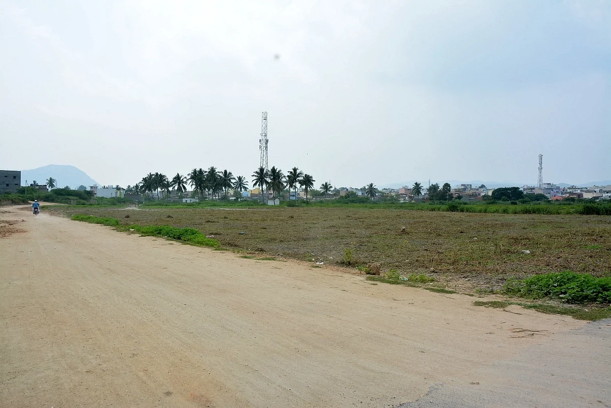 பேருந்துநிலையம் இடமாற்றம் செய்ய உள்ள நிலம்