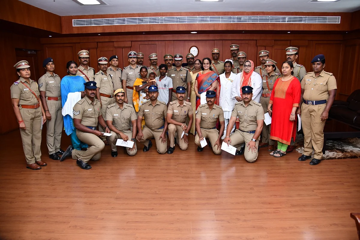 குழந்தை கடத்தலைக் கண்டுபிடித்த போலீஸ் டீம்