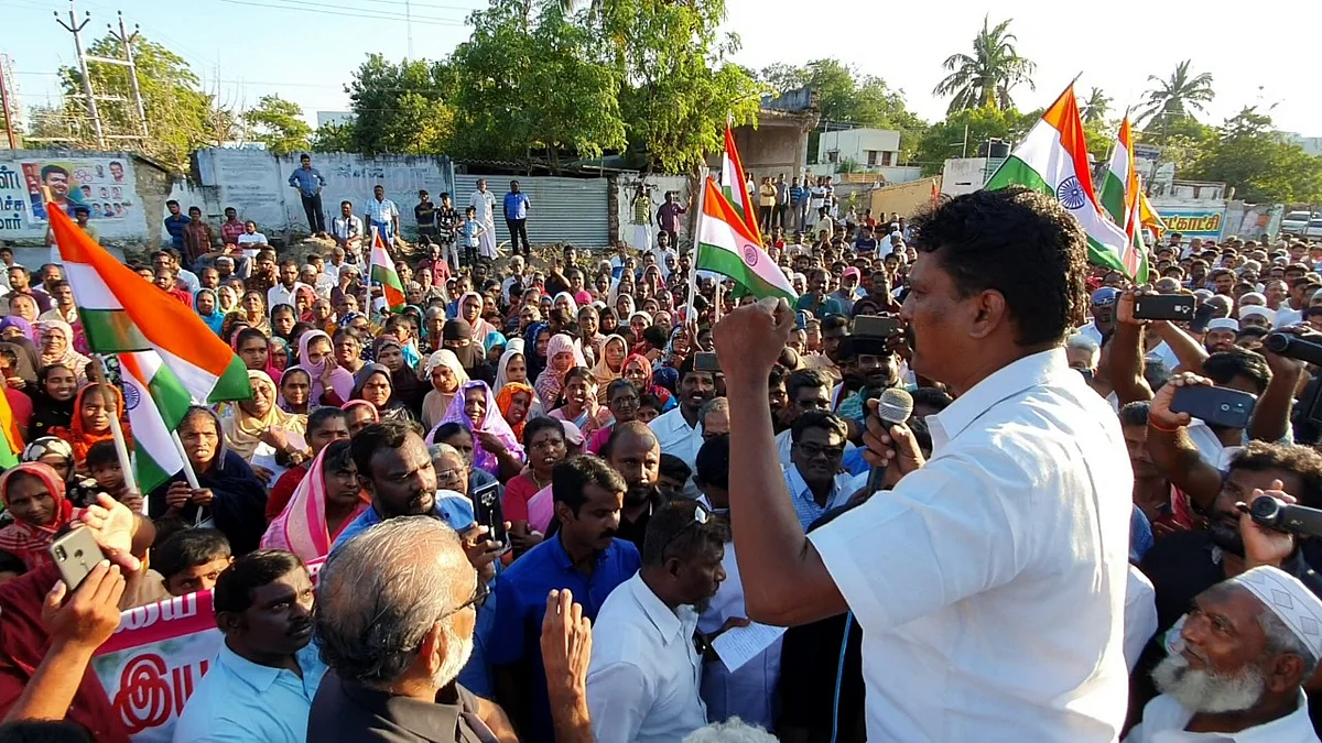 ஆர்ப்பாட்டத்தில் கிருஷ்ணமூர்த்தி