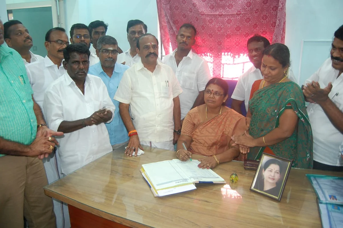 பதவியேற்ற கஸ்தூரி