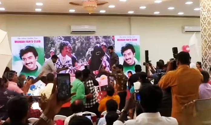 ரசிகர்கள் சந்திப்பில் மோகன்