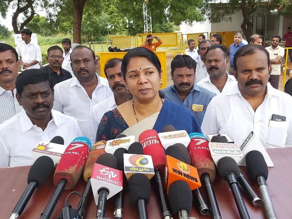 ``விவேகானந்தர் மீது காட்டப்படும் அக்கறையைத் திருவள்ளுவர் மீது காட்டவில்லை!”- கனிமொழி