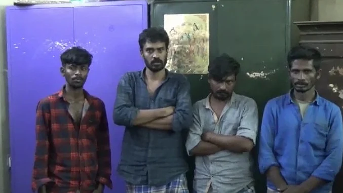 வழிப்பறி செய்து கைதானவர்கள்