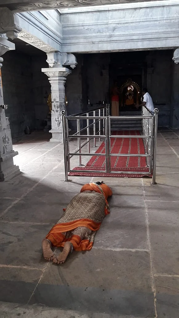 கோயிலில் வேண்டும் மல்லிகா