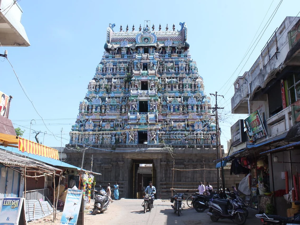 `சிலைகளை வாங்குவதுபோல் சென்ற தனிப்படையினர்!’ - 9 சாமி சிலைகளுடன் சிக்கிய கோயில் குருக்கள்
