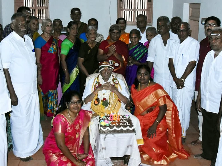 `என்னோட வேலைகளை நானே பார்த்துக்கிறேன்!'- செஞ்சுரி அடித்த சின்னராஜ் தாத்தா பகிரும் ஹெல்த் சீக்ரெட்ஸ்
