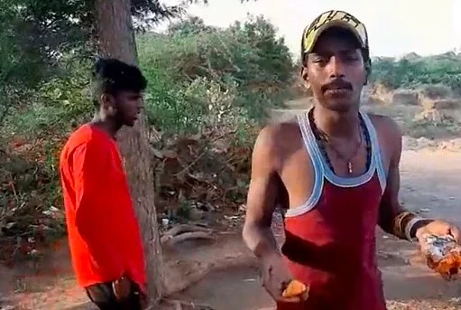 கஞ்சா பாக்கெட்டுகளுடன் மணி