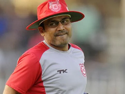 `தோனி, ஒருபோதும் எங்களிடம் ஆலோசித்ததில்லை!'- 2012 ஃபிளாஷ்பேக் சம்பவம் குறித்து சேவாக்