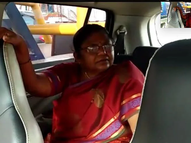 துப்பாக்கி முனையில் பாலபாரதிக்கு மிரட்டலா?!- கரூர் சுங்கச்சாவடி சர்ச்சை