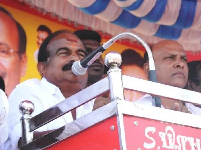 `தி.மு.க ஜெயிச்சா போதுமா, நிதியை நாங்க தானே ஒதுக்கணும்!’- அமைச்சர் கருப்பணன் சர்ச்சைப் பேச்சு