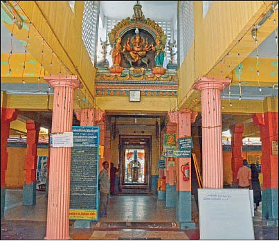 ஓம்கார வடிவில் 11 கணபதிகள்!
