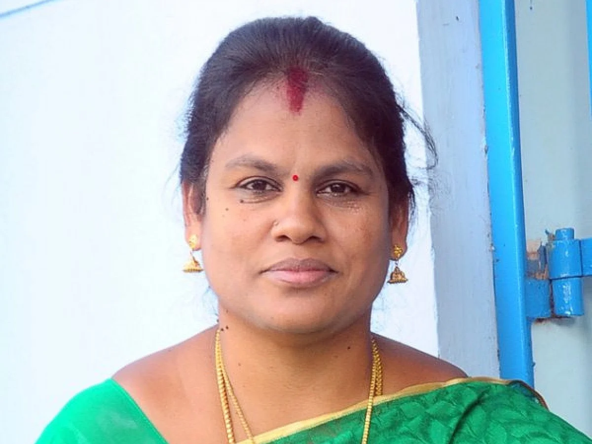 `ஓட்டு போடல... வாங்கிய பணத்தைக் கொடு!' -14 லட்சத்தைக் கேட்டு மிரட்டுகிறாரா அ.தி.மு.க பெண் எம்.எல்.ஏ?
