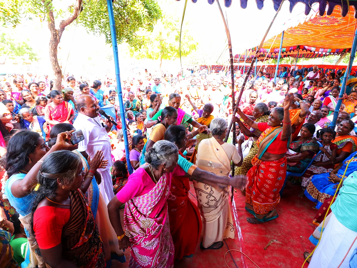கரும்பு, பொங்கல் வைத்து தொழுகை... மூத்த குடிமக்கள் கொண்டாடிய மதங்களைக் கடந்த தமிழர் விழா! #Pongal
