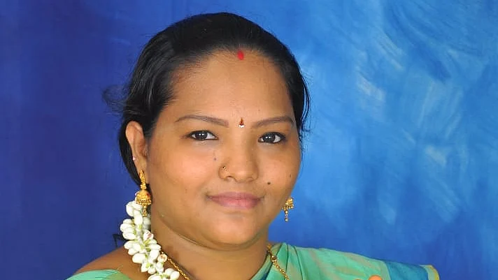 அ.தி.மு.க பெண் கவுன்சிலர் பூங்கொடி