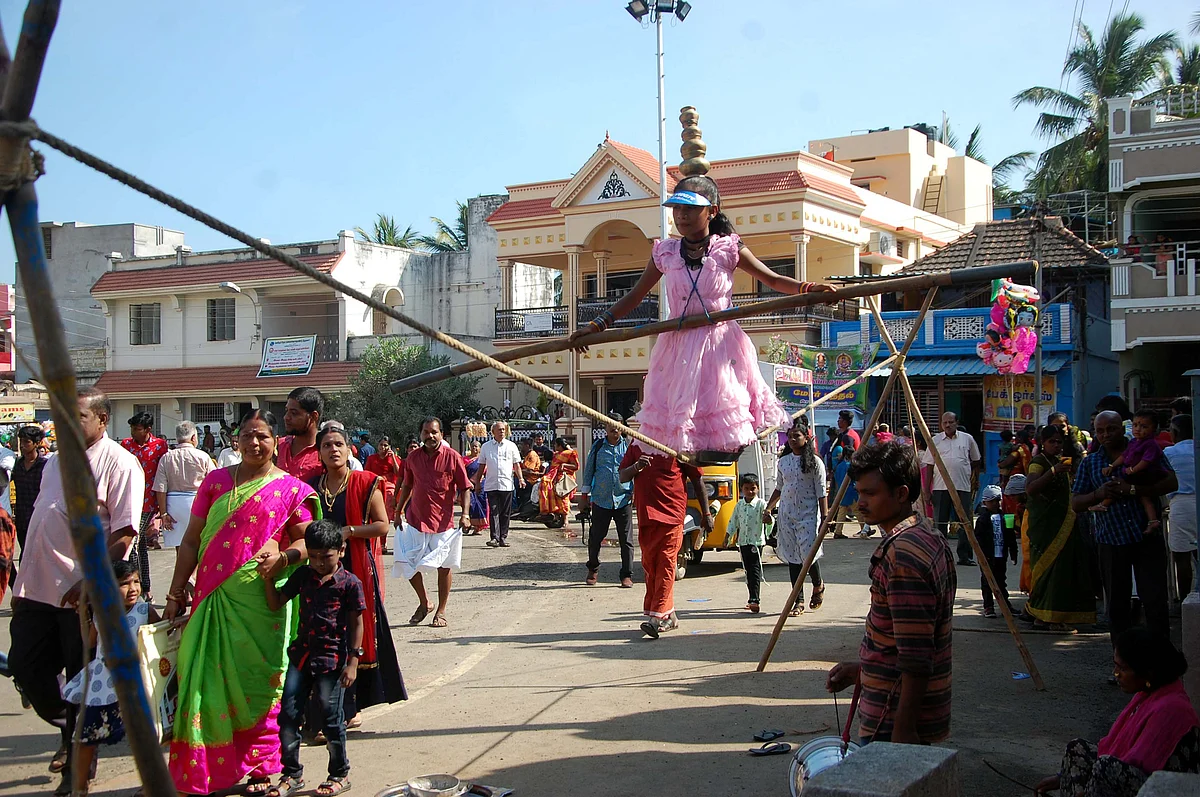 கயிற்றில் நடனம்