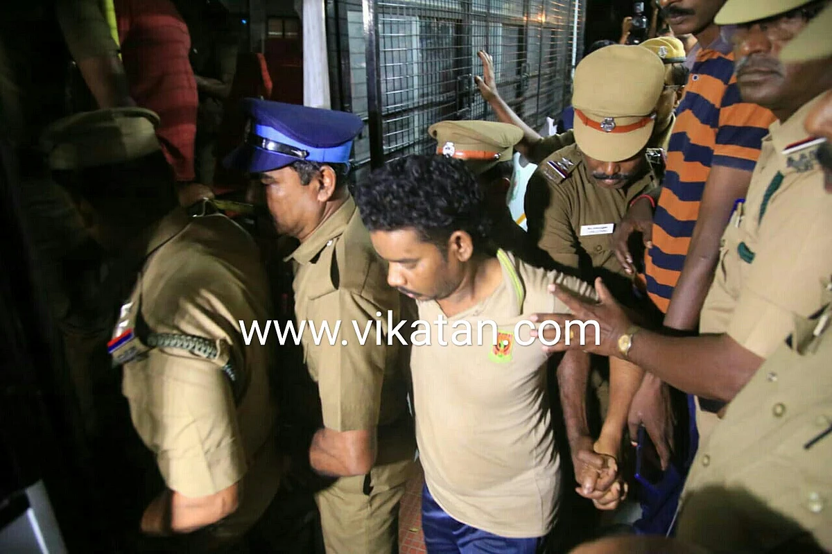 கைது செய்யப்பட்ட தீவிரவாதி தெளஃபீக்