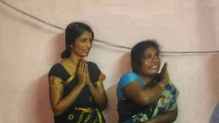 நகை திருட்டில் ஈடுபட்ட பெண்கள்