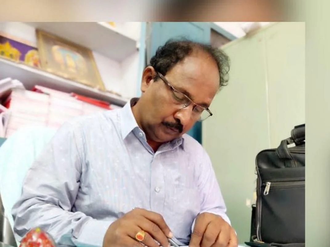 கல்லூரிக்கே செல்லாமல் வழக்கறிஞரான ரயில்வே ஊழியர்! - சட்டக்கல்லூரி முதல்வர் சிக்கிய பின்னணி