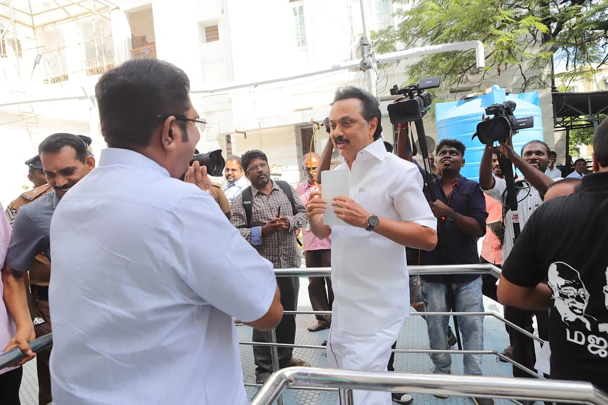 தினகரன் - ஸ்டாலின்