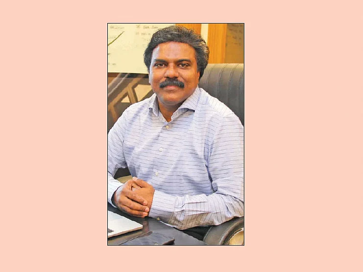 சந்தோஷ் பாபு விருப்ப ஓய்வு... “இது அச்சமூட்டும் முன்னுதாரணம்!” - பதறும் ஐ.ஏ.எஸ் அதிகாரிகள்