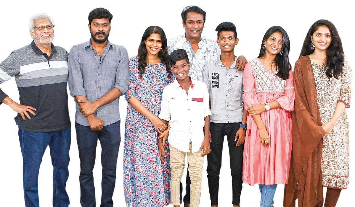 "நிழலுக்கு முத்தம் கொடுத்ததுக்கே..." - செம ரகளை 'சில்லுக் கருப்பட்டி'ஸ்!