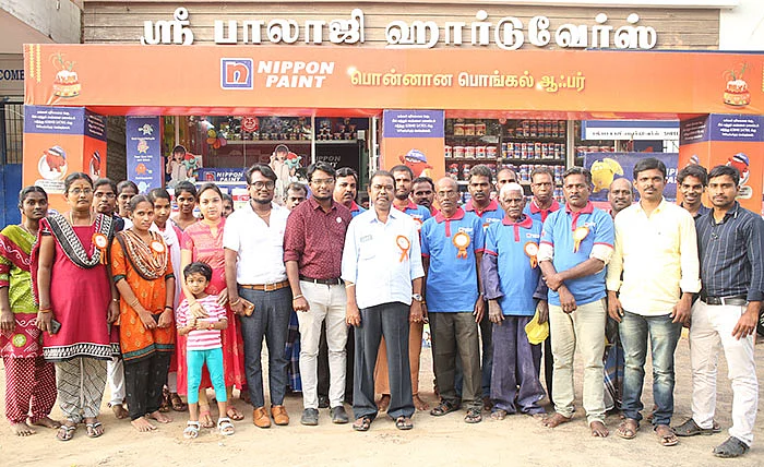 கடல் சூழ் மண்ணின் 'கலர்' ஹீரோக்கள்... ஸ்ரீ பாலாஜி ஹார்டுவேர்ஸ்