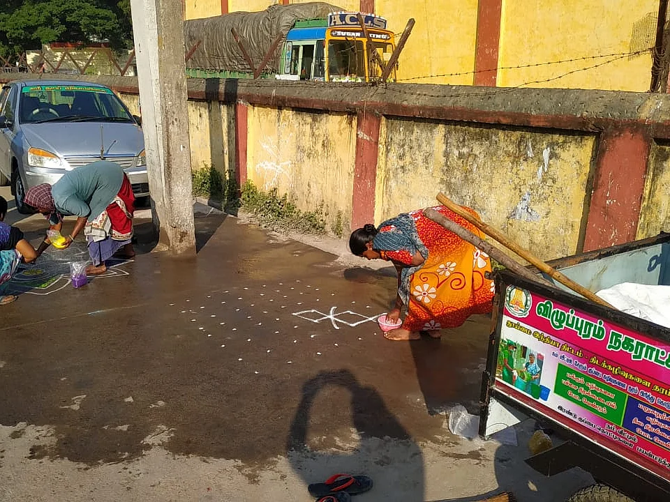 போராட மட்டுமல்ல; கோலத்தை இதற்கும் பயன்படுத்தலாம் - விழுப்புரம் நகராட்சி ஊழியர்களின் அசத்தல் முயற்சி