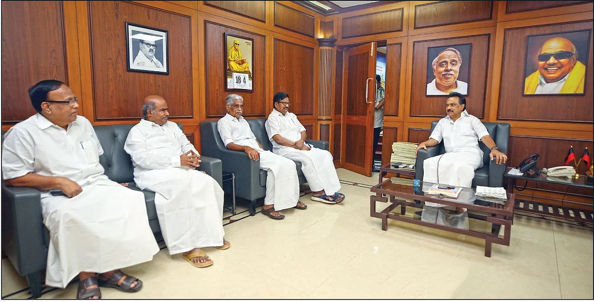ஸ்டாலினுடன் காங்கிரஸ் தலைவர்கள்