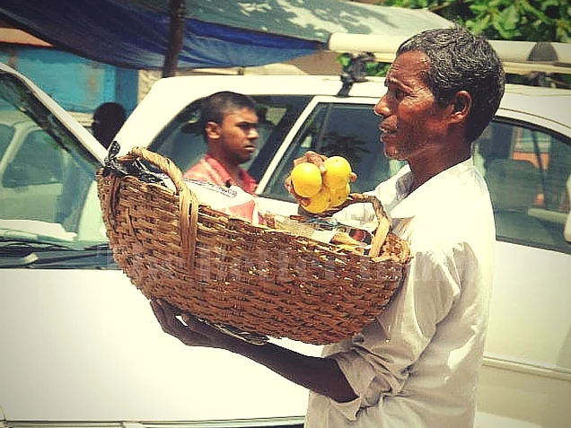 கல்விக் கனவை நிறைவேற்றும் `தனியொருவன்' - `ஆரஞ்சு வியாபாரி டு பத்மஸ்ரீ' ஹஜப்பா