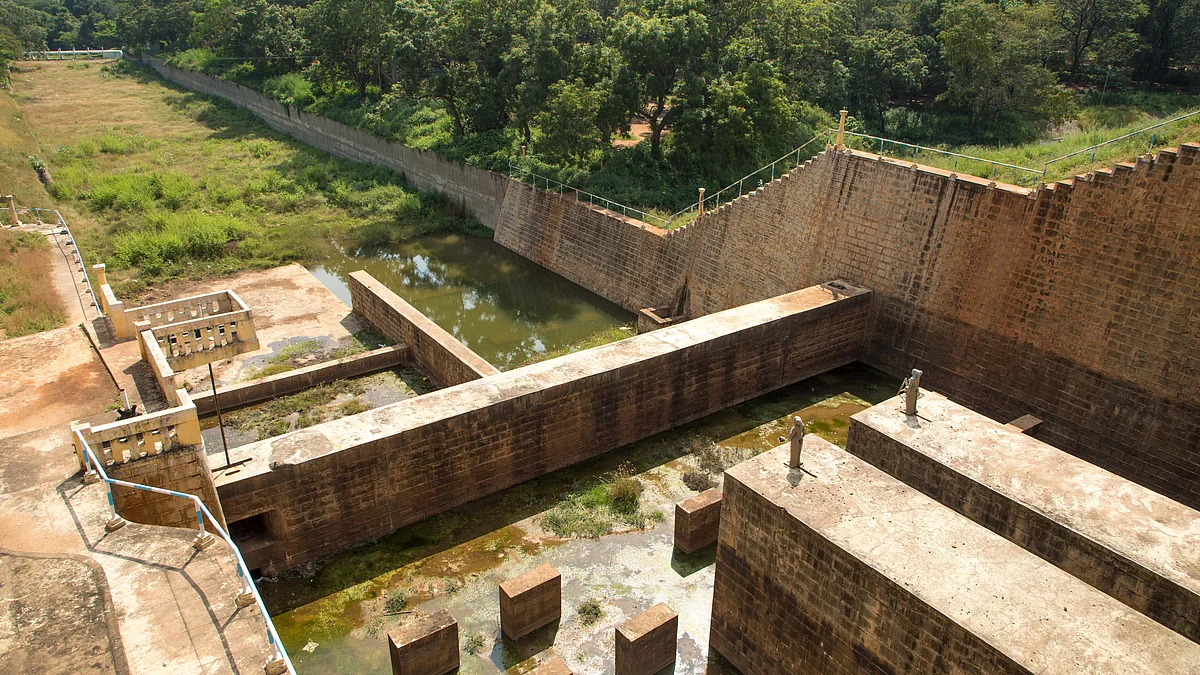 பொன்னணியாறு அணை