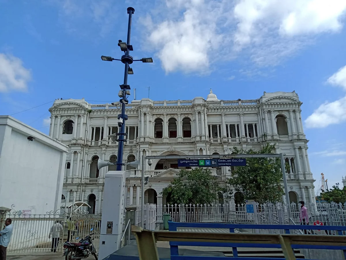 ஒரே கம்பம், பல வசதிகள்... சென்னை மாநகராட்சியின் `ஸ்மார்ட்' மின்கம்பம்!