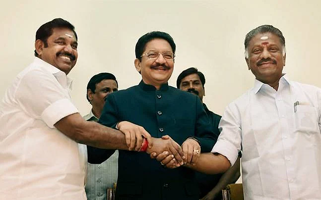 ஈ.பி.எஸ் - ஓ.பி.எஸ்