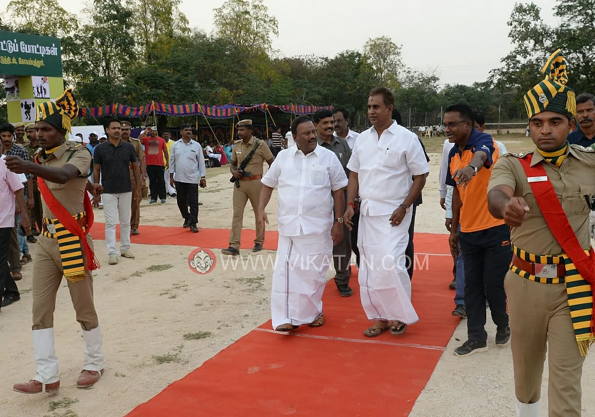திண்டுக்கல் சீனிவாசன், வேலுமணி