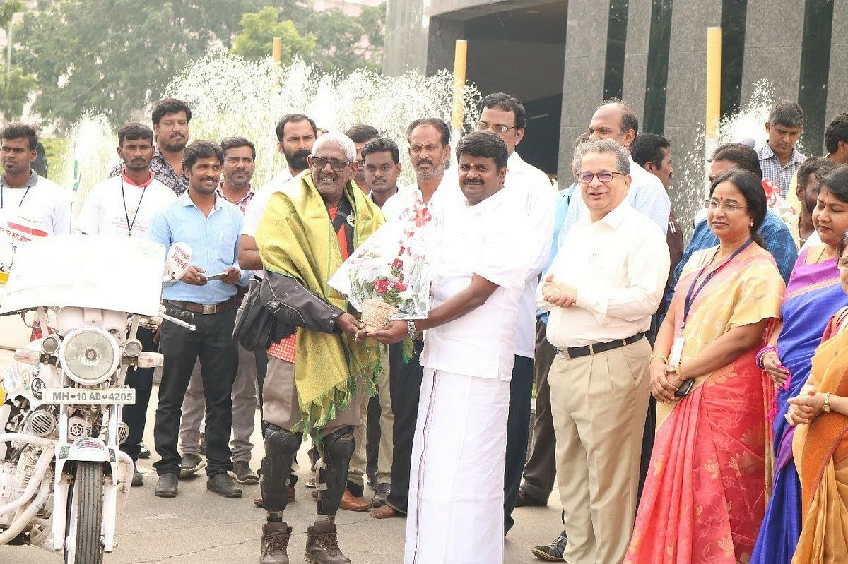விவசாயி பிரமோத் மகாஜன்