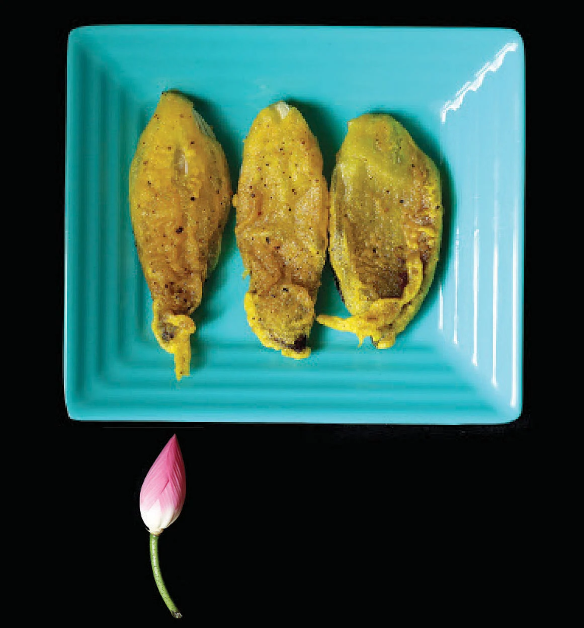 கிரிஸ்பி லோட்டஸ் ஃப்ளவர்