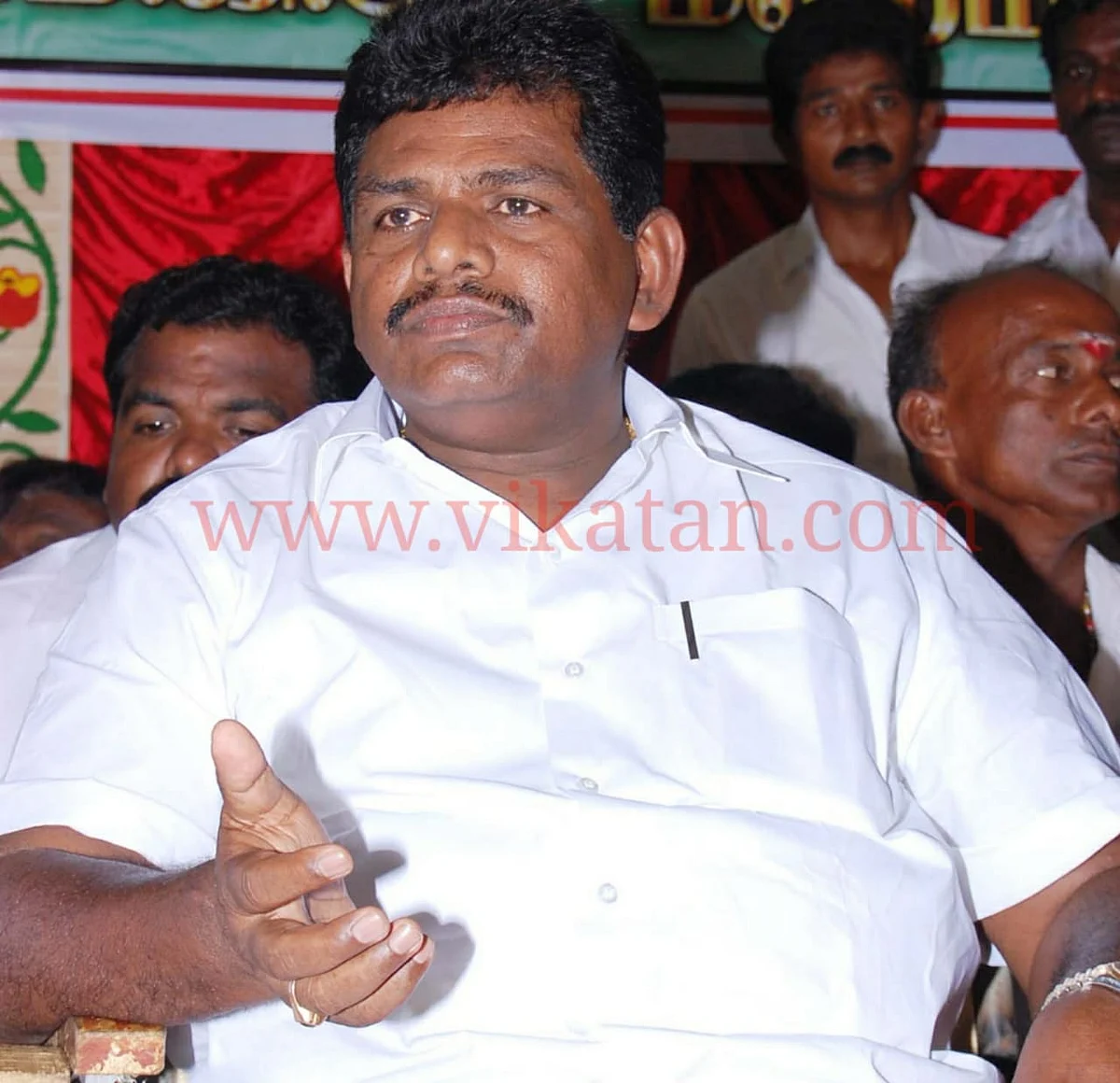 அனிதா ராதாகிருஷ்ணன்