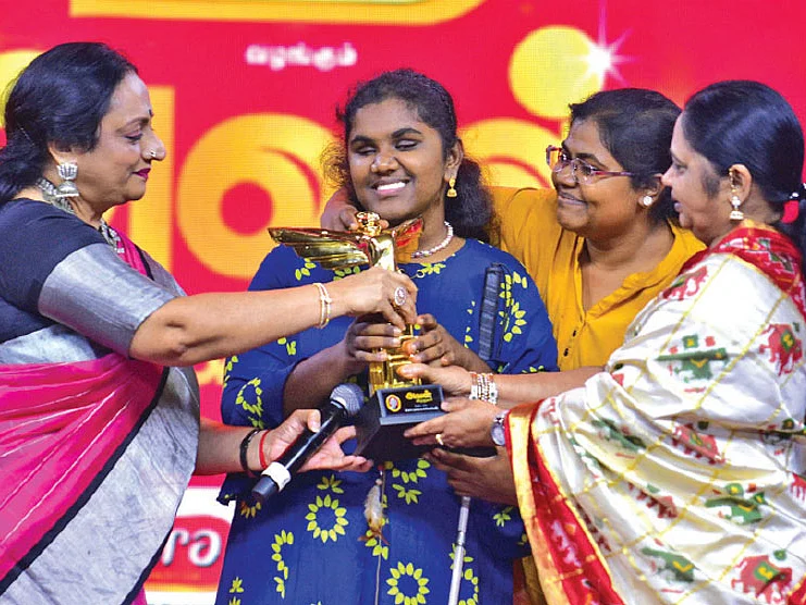 கலைச்செல்விக்கு ‘பெஸ்ட் மாம்’ விருது