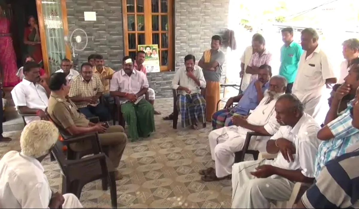 வேணுகோபால் வீட்டில்...